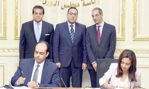 «الاتصالات»: إقامة 7 مجتمعات للإبداع التكنولوجى بالجامعات بالتعاون مع «التعليم العالى»