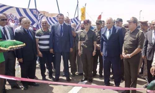 يفتتح محطتى وقود بـ30 مليون جنيه فى الوادى الجديد