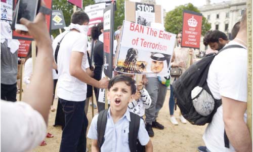 يلاحقهم العار أينما ذهبوا