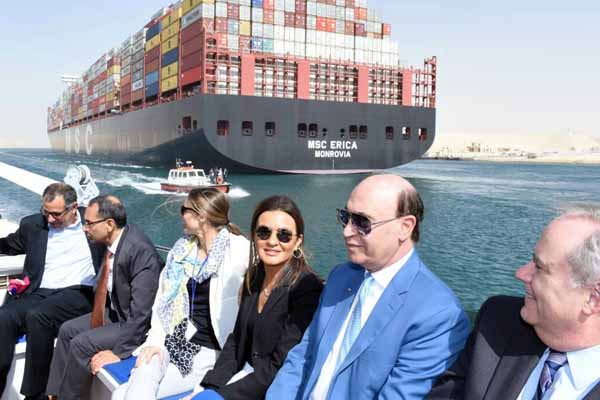 وفد أمريكى يزور قناة السويس لبحث فرص الاستثمار