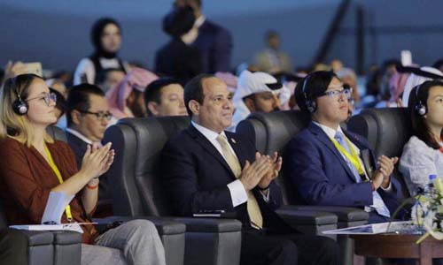 السيسى خلال جلسة أجندة 2063.. إفريقيا التى نريدها: لدينا برامج لرعاية المرأة.. وهى كل شىء فى بلدنا