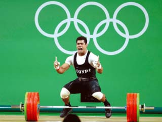 الأسطورة.. إيهاب يدخل التاريخ بذهبية بطولة العالم