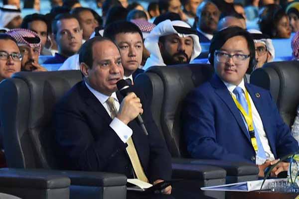 خلال جلسة «كيف نبنى قادة المستقبل؟» السيسى يوجه بإنشاء مدينة لشباب إفريقيا فى مصر