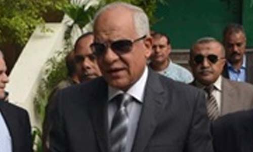 مراجعة مخرات السيول وبالوعات الأمطار وتجهيز 50 سيارة شفط مياه