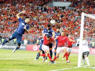 التاريخ أحمر