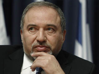 أحداث غزة تطيح بوزير الدفاع الإسرائيلى .. وإجراء انتخابات مبكرة