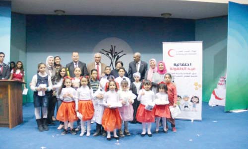 «الهلال الأحمر» يحتفل مع أبناء الحضانات بـ«اليوم العالمى للطفولة»