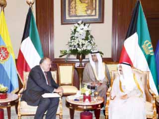 شكرى ينقل دعوة الرئيس السيسى لأمير الكويت لزيارة مصر