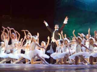 «جيزيل» و«بحيرة البجع» بـ«بلارينات» تنمية المواهب