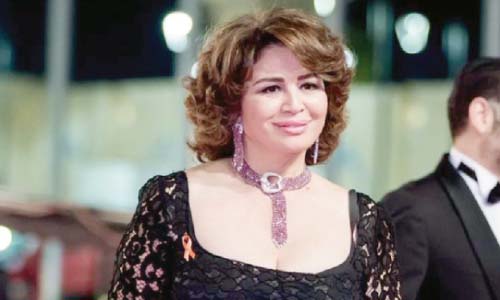 تنصيب إلهام شاهين سفيرة للتراث العربى وإهداؤها درع التكريم