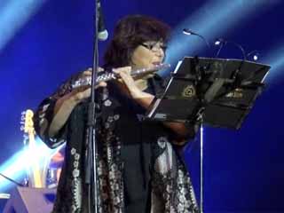 مقطوعة موسيقية من وزيرة الثقافة على مسرح المنيا