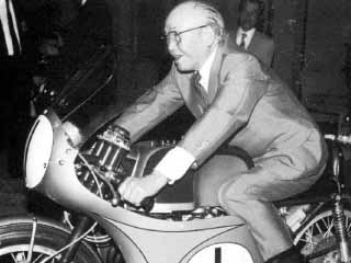 التهمة.. دبلوم صنايع