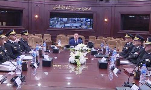 توفيق: سنتعامل «بحسم وحزم» مع من يهدد أمن المواطنين