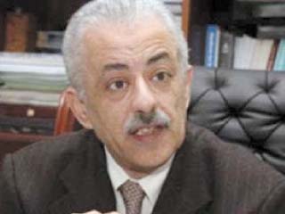 شوقى: شائعات التواصل الاجتماعى «هزل» وتأمين اختيارى للتابلت