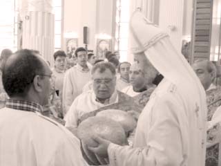 الصوم.. تقشف بدون بروتين والصيامى.. لانشون وبرجر وتورتة وفطير