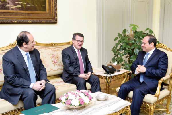 السيسى: الحل السياسى السبيل الوحيد لإنهاء أزمات المنطقة