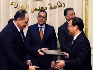 1.2 مليار دولار لتنفيذ القطار الكهربائى «السلام - العاشر من رمضان»