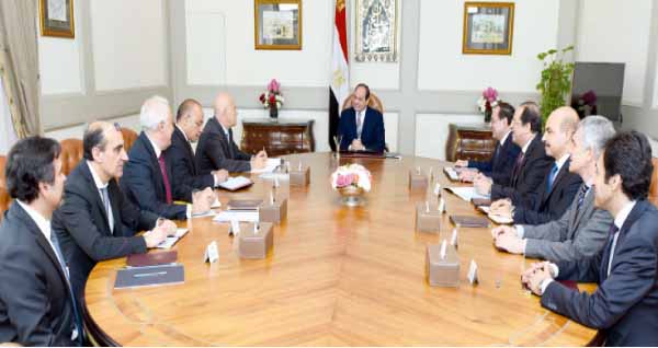 السيسى يكلف «البترول» بتذليل العقبات التى تواجه شركة «إينى»