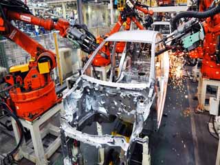 إمبراطورية صناعة السيارات فى الشرق الأوسط تعود من جديد