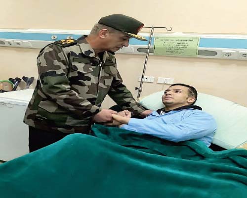 وزير الدفاع يزور المرضى ومصابى القوات المسلحة بالمجمع الطبى بكوبرى القبة