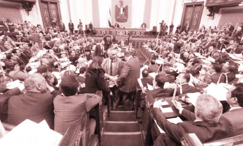 «البرلمان» يصوت بشكل نهائى على قانون «مزاولة مهنة الطب».. غدًاً