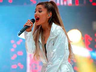 «إريانا جراندى» تحتل المركز الأول فى قائمة بيلبورد