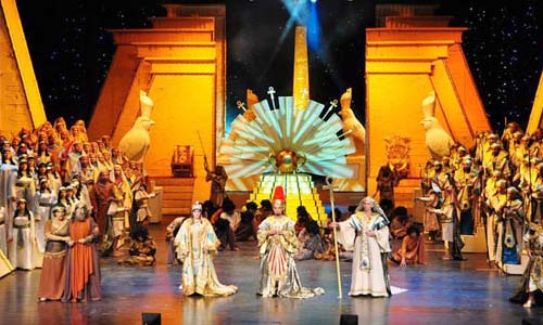 عايدة فى نادى فنون الأوبرا بدمنهور