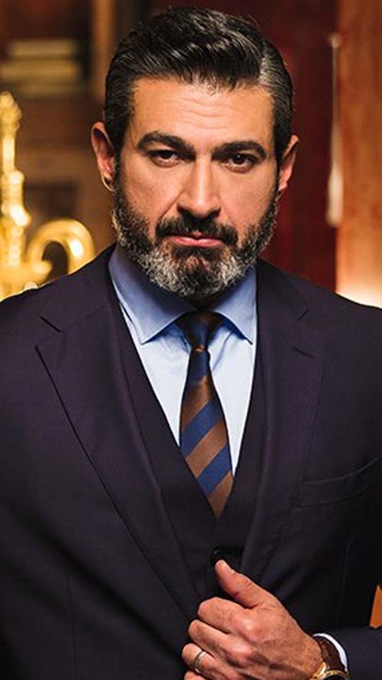 كرم جابر يدرب  ياسر جلال  فى «لمس أكتاف»