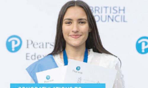 الطالبة آسيل تحصد المركز الأول  فى اللغة الفرنسية على مستوى العالم