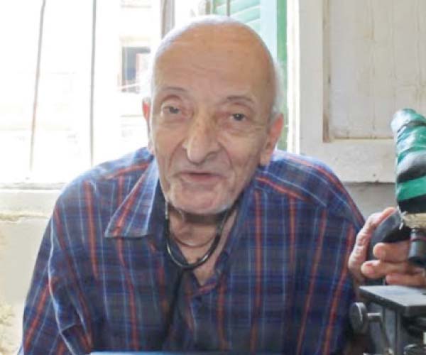 وسام الاحترام د.محمد المشالي طبيب الغلابة