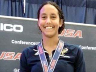 البطلة مها عبدالسلام  تتألق ببطولة الجامعات الأمريكية للغطس