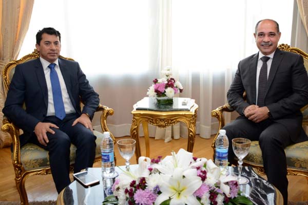 وزيرا الطيران والرياضة يضعان اللمسات النهائية لاستقبال الأمم الإفريقية