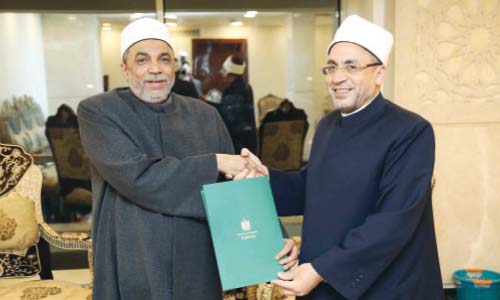 رمضان يوحد الأزهر والأوقاف