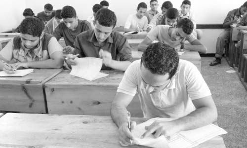 «السيستم» ينجح فى اختبار اليوم الثانى والطلاب يشكون صعوبة الأحياء