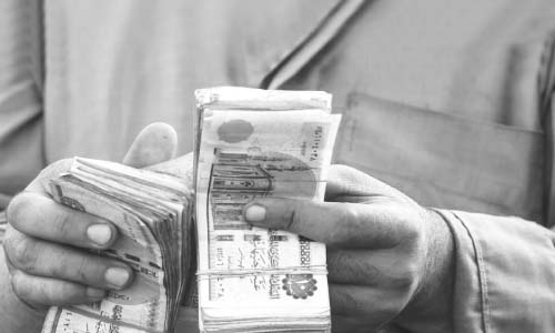 «بشائر العيد» الانتهاء من تعديل كشوف مرتبات الموظفين والزيادات الجديدة فى الماكينات الشهر المقبل