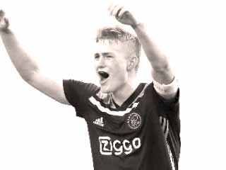 يوفنتوس يعرض 85 مليون يورو على «دى ليخت»