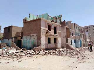 المنيا تطور العشوائيات وسوهاج تزيل تعديات الأراضى الزراعية