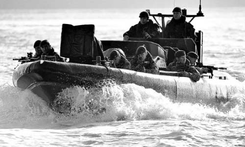 بريطانيا تجدد اتهامها لإيران.. وترسل قوات خاصة لأمن الخليج