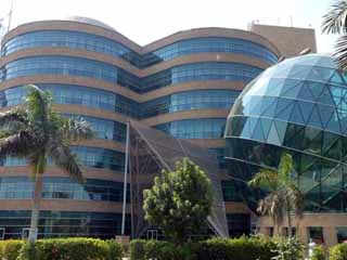 ماذا يحدث داخل اللجان الخاصة لامتحانات الثانوية العامة فى مستشفى 57357؟