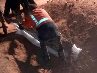 العثور على 200 جثة فى مقبرة جماعية بسوريا