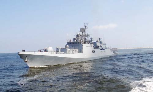 القوات البحرية المصرية والهندية تنفذان تدريبا بحريا عابرا بـ«البحر المتوسط»