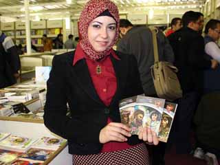 الكاتبة والروائية المصرية سالى عادل: الكتابة للطفل مباراة «بينى وبينه» فى سعة الخيال