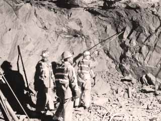 الاستثمار: تعديلات الثروة المعدنية تجيز مزاولة الأنشطة بنظام المناطق الاستثمارية