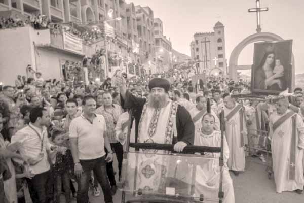 نهضة «أم النور» المصريون يحتفلون بالليلة الختامية لـ«عيد العذراء»