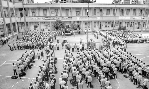 تحيا جمهورية مصر العربية بالسلام الوطنى.. 24 مليون طالب يبدأون العام الدراسى الجديد