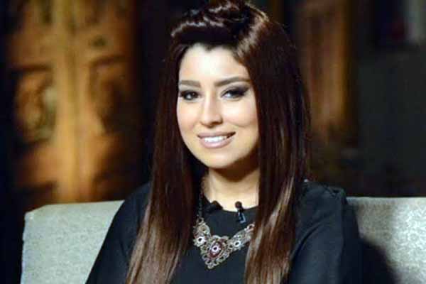 آيتن عامر تخوض مغامرات صحفية مع كريم فهمى فى «ملاك»