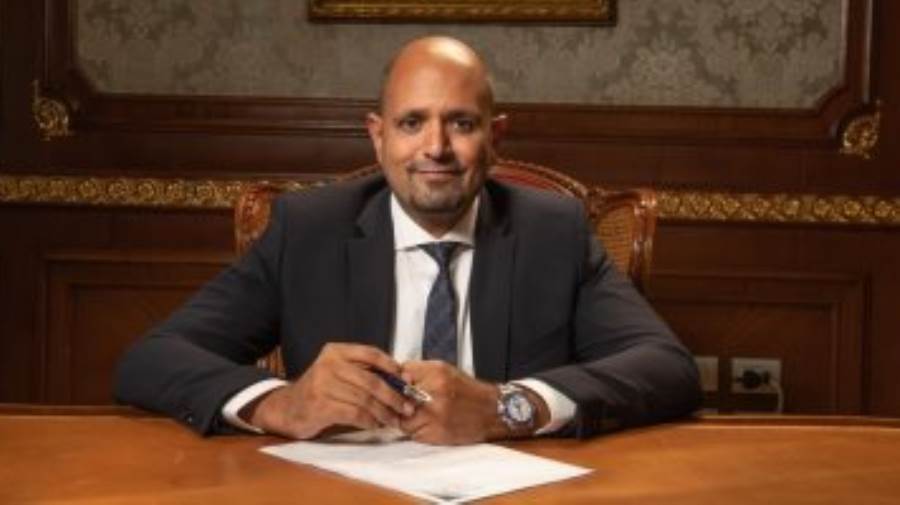 حسام عوض الله رئيس لجنة الطاقة والبيئة