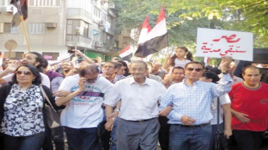المثقفون ينتفضون ضد الإخوان