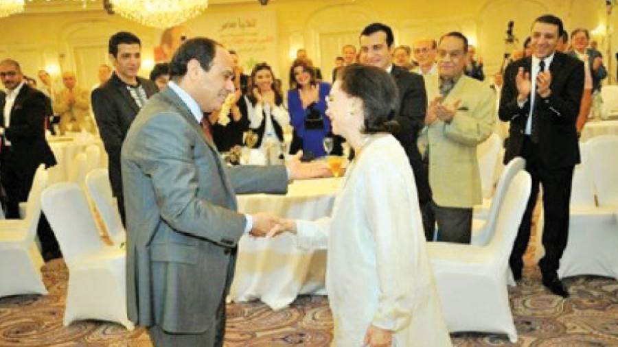 فاتن حمامة مع الرئيس السيسى