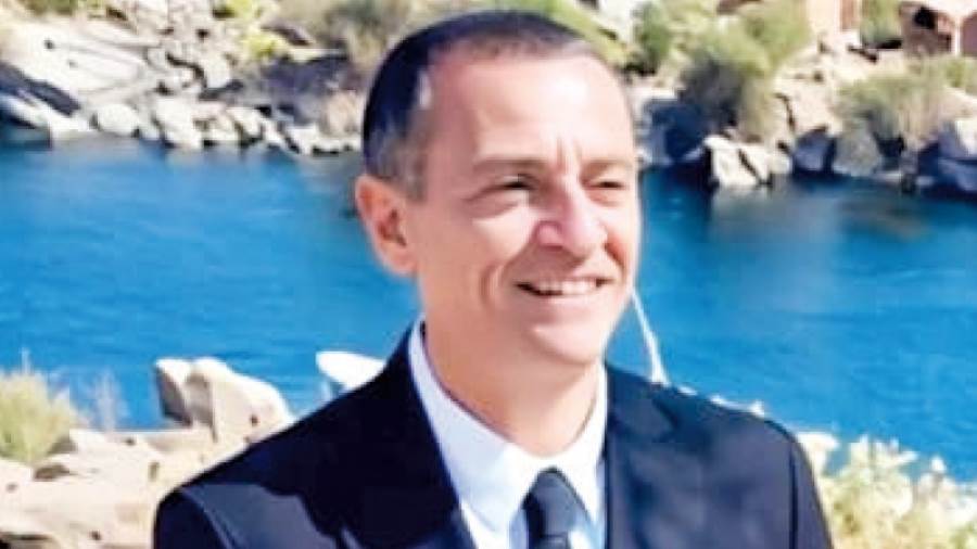 المهندس عمرو حلمى محافظ أسوان